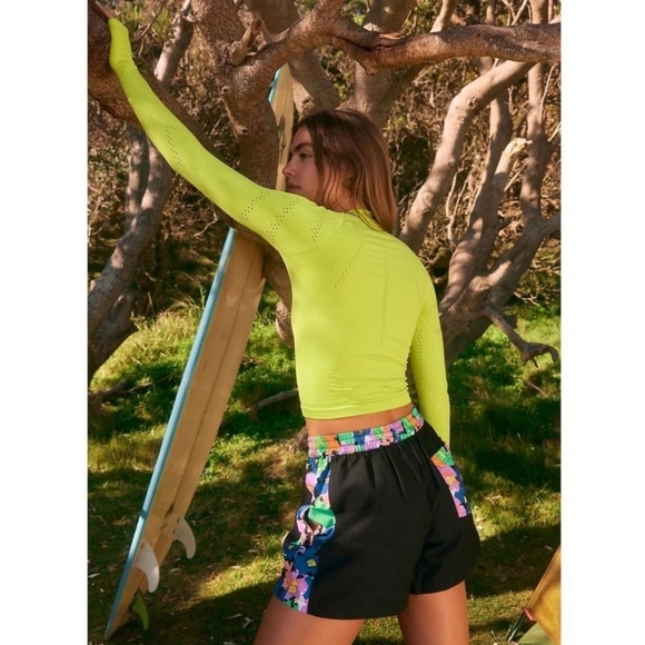 Free People Movement M/L Good Karma High-Neck Top Highlighter NWOT Athleisure - Picture 4 of 12